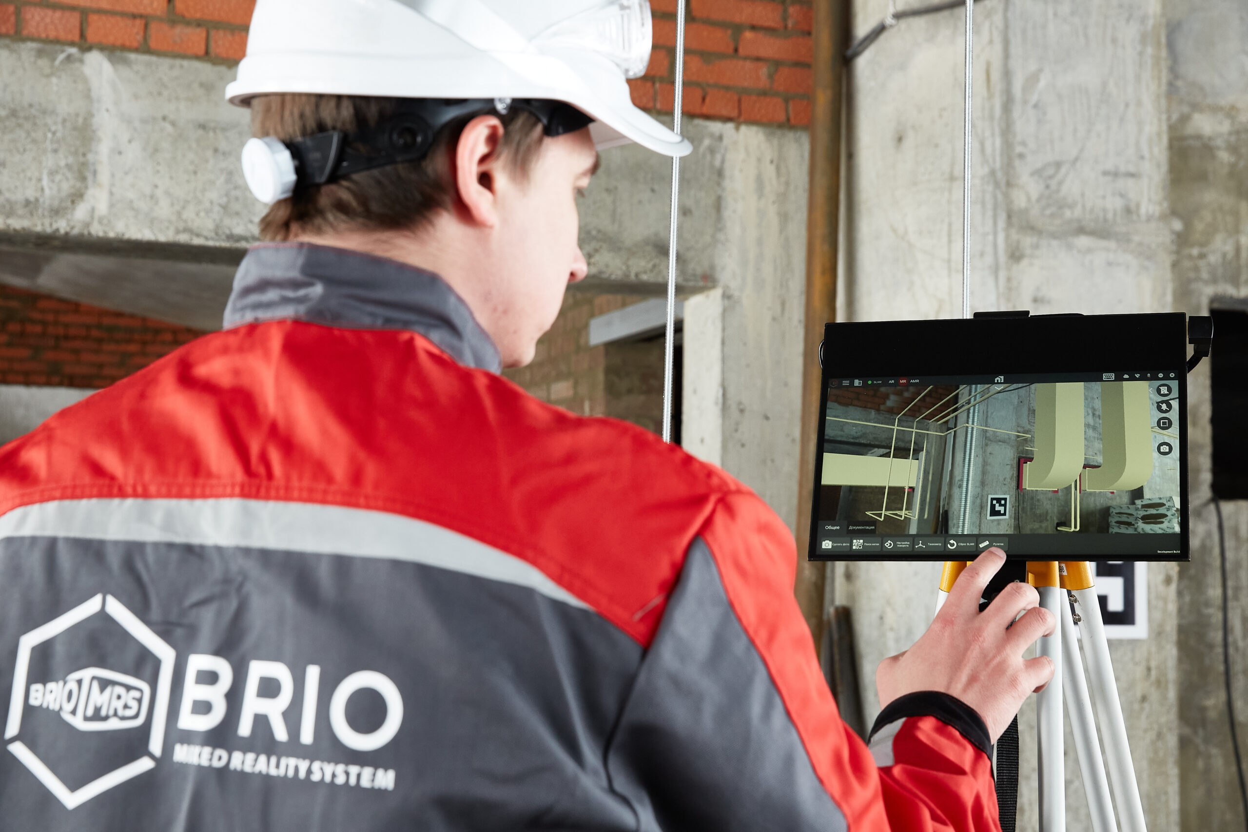 Команда BRIO MRS при поддержке Корпорации МСП выпустила новую версию специализированного MR-устройства и готова объявить официальный запуск продаж